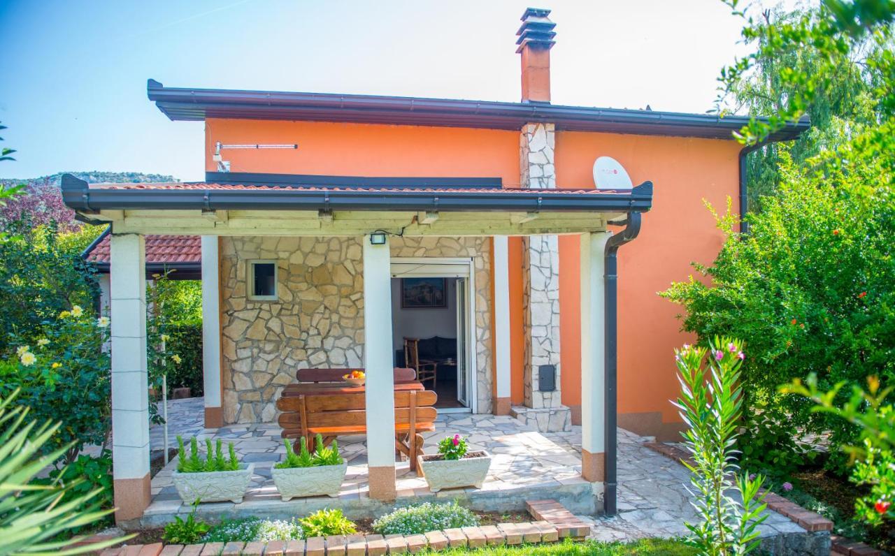 Holiday Home Narona Mostar Exterior photo